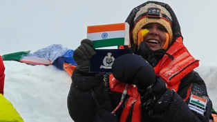 CISF's Geeta Samota created history, hoisted the tricolor on Mount Everest